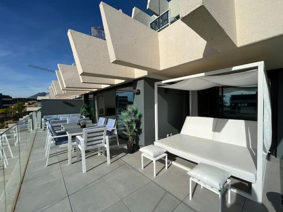 3 Bed With Sea Views Estepona