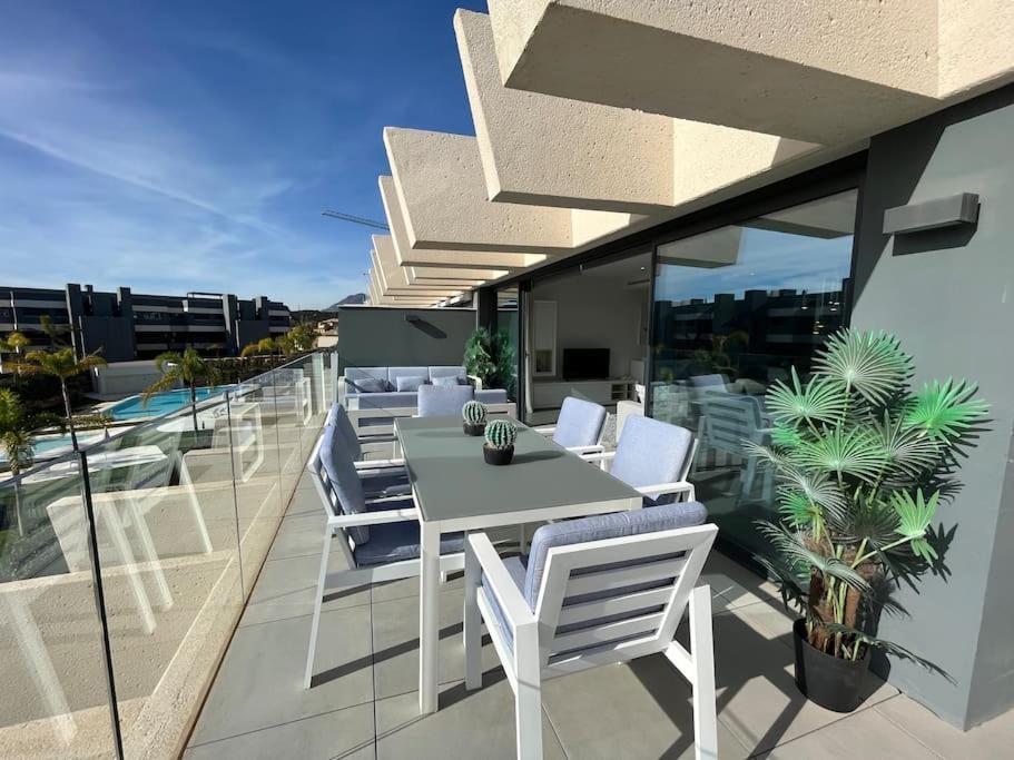 Apartment 3 Bed With Sea Views