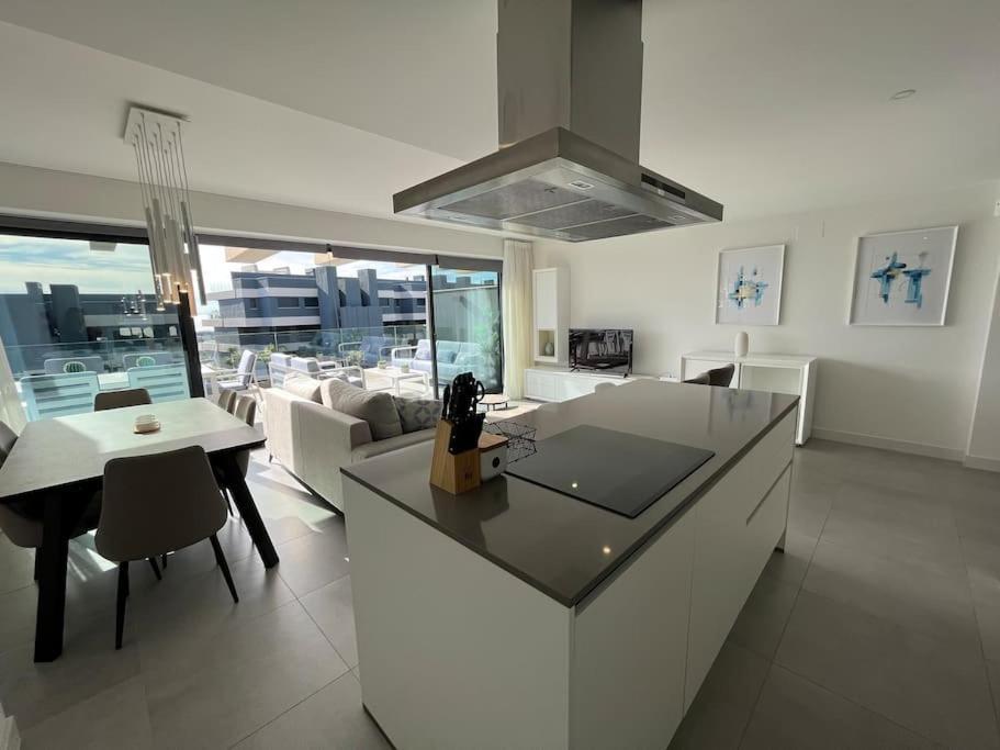 3 Bed With Sea Views Apartment *