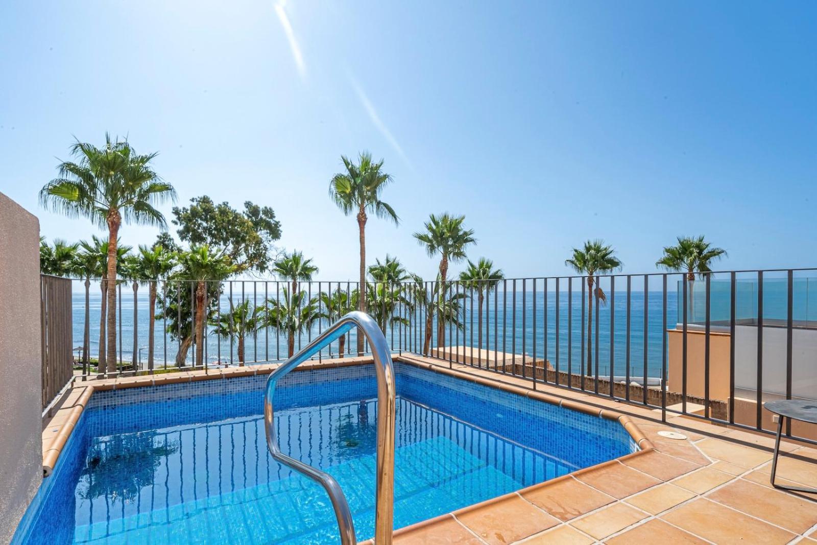 Apartment Beautiful Beachfront Estepona