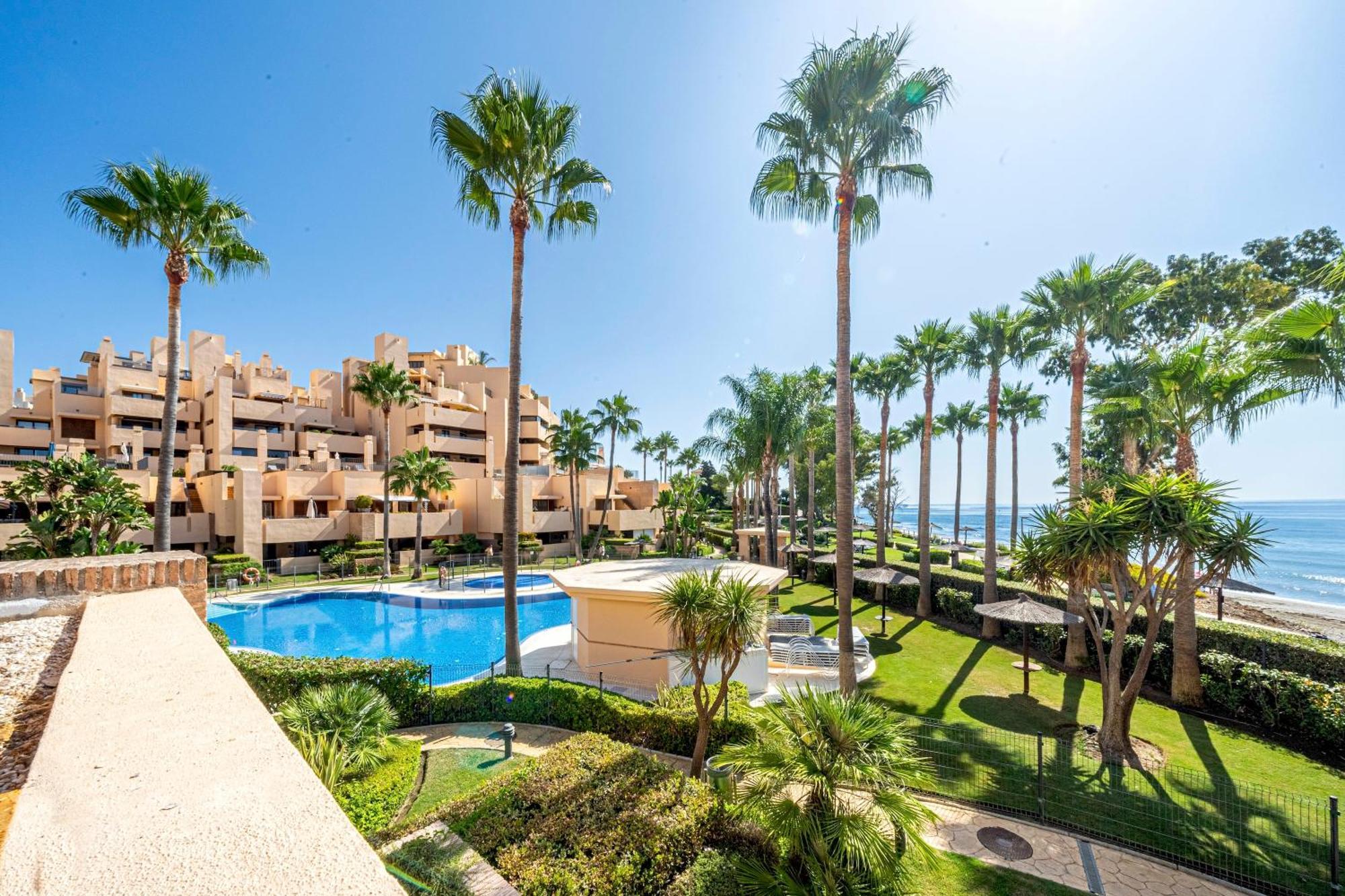 Apartment Beautiful Beachfront
