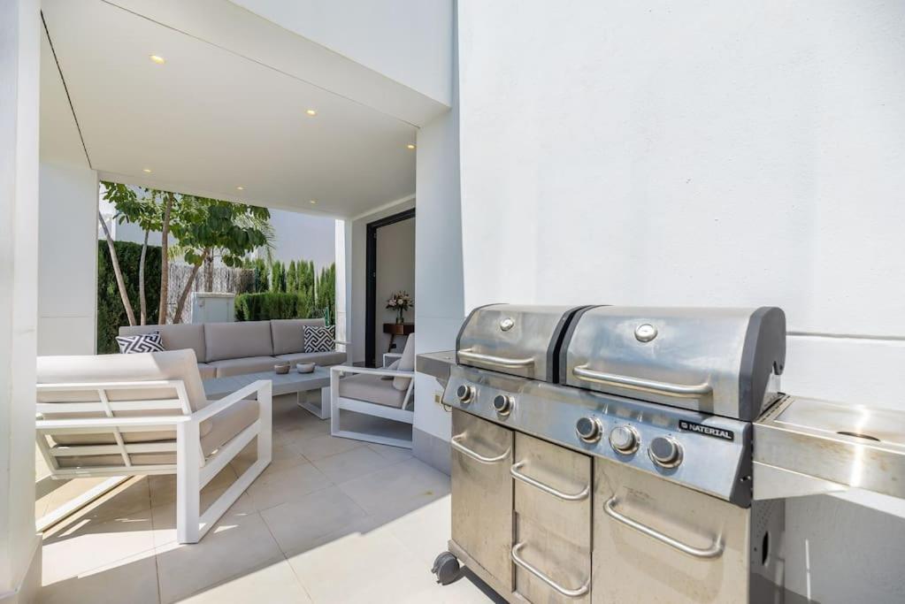Villa New Luxury 4br Pool, Bbq Estepona