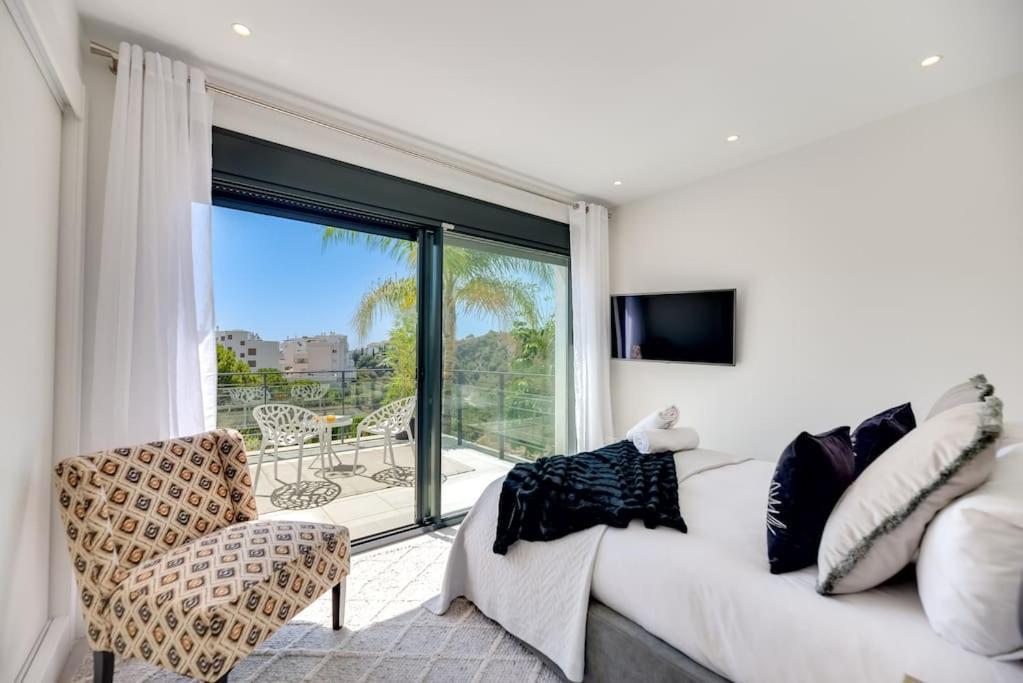 Villa New Luxury 4br Pool, Bbq Estepona