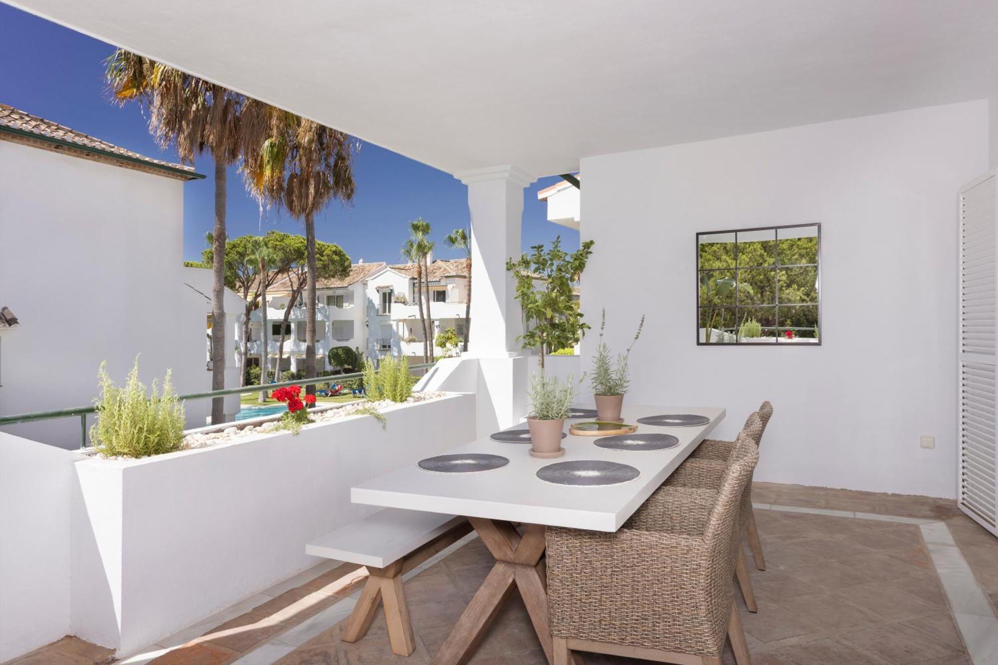 3 Bedroom 3 Bathroom Beachside Apartamento Estepona