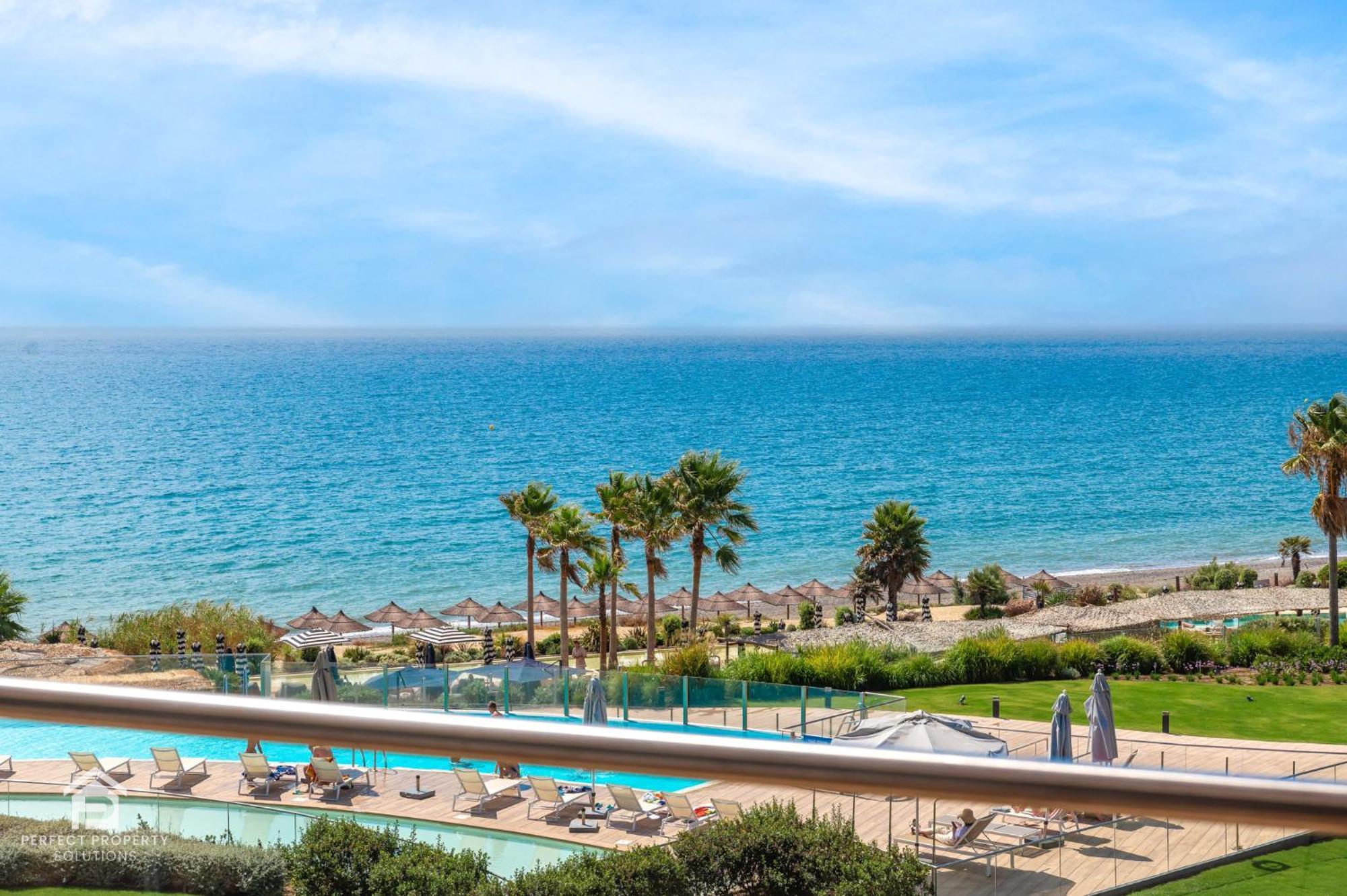 Apartment Edge Luxury Beachfront 3br, 3 Pools, Spa, Gym