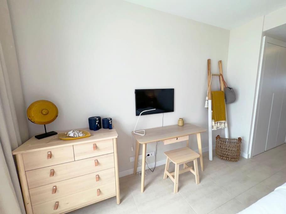 Apartment Luxurious South-facing 2 Bdr Penthouse Vanian Gardens With Seaview - Gaya Alegia I *