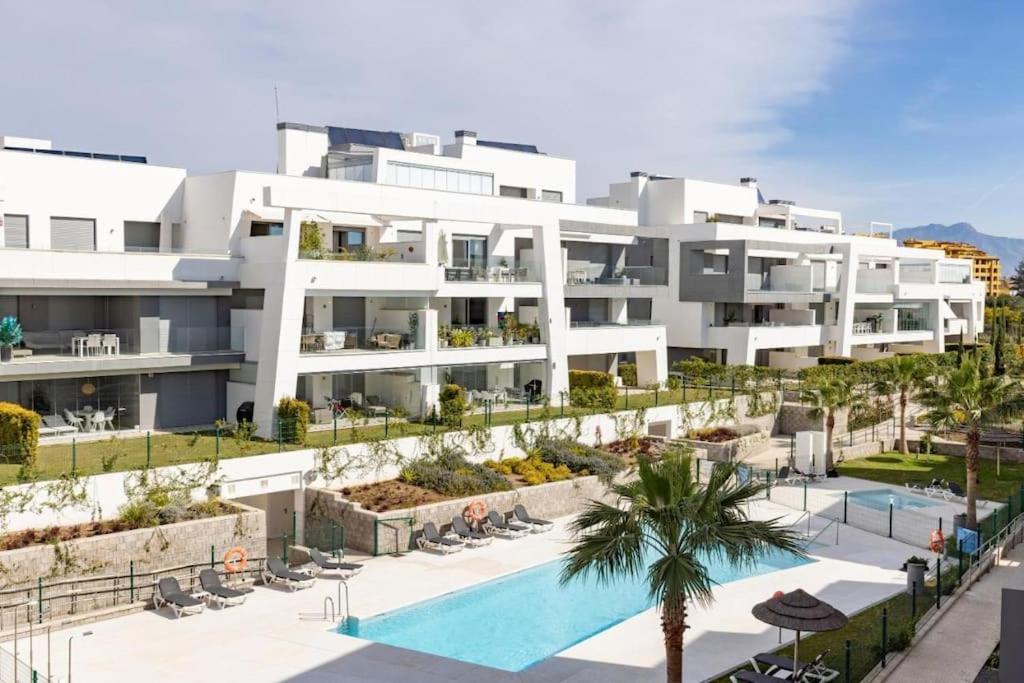 Luxurious South-facing 2 Bdr Penthouse Vanian Gardens With Seaview - Gaya Alegia I