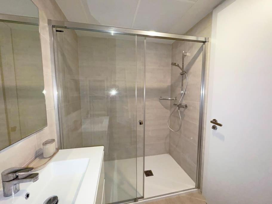 Apartment Luxurious South-facing 2 Bdr Penthouse Vanian Gardens With Seaview - Gaya Alegia I *