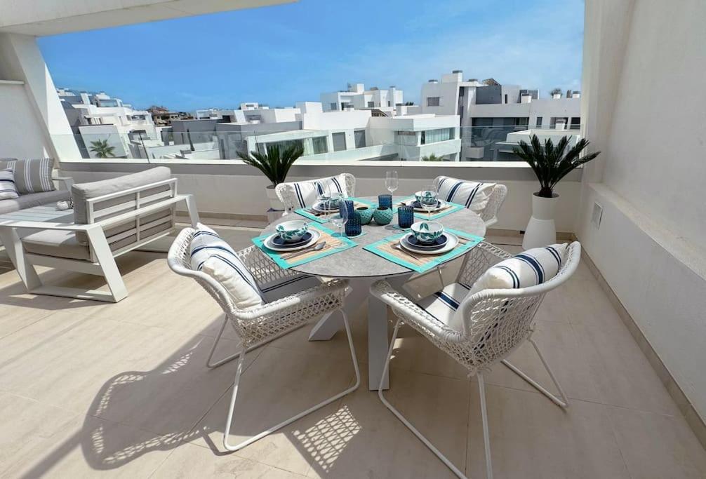 Luxurious South-facing 2 Bdr Penthouse Vanian Gardens With Seaview - Gaya Alegia I * Estepona