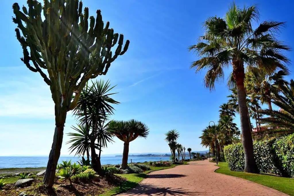 Luxurious South-facing 2 Bdr Penthouse Vanian Gardens With Seaview - Gaya Alegia I * Estepona