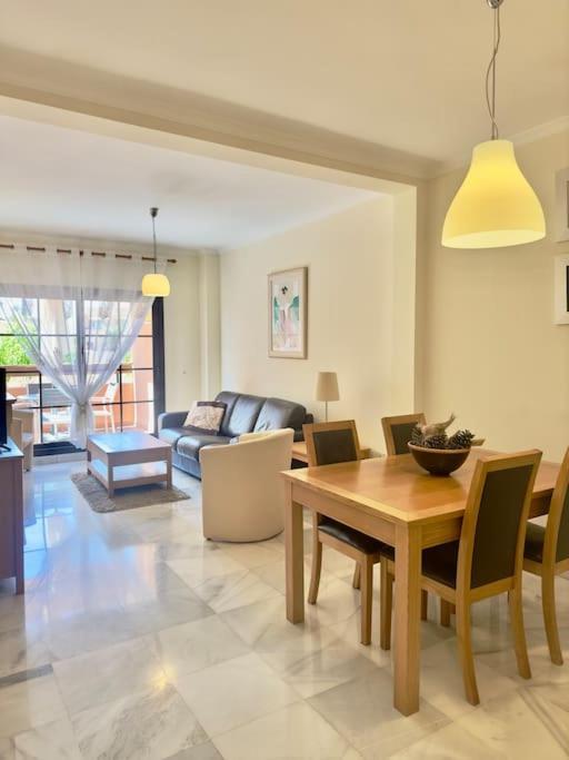 Lovely Two Bedroom Apartment *