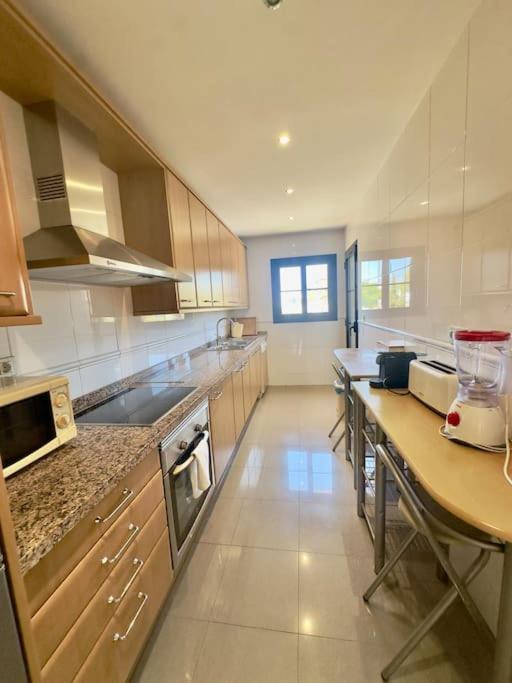Apartment Lovely Two Bedroom Estepona