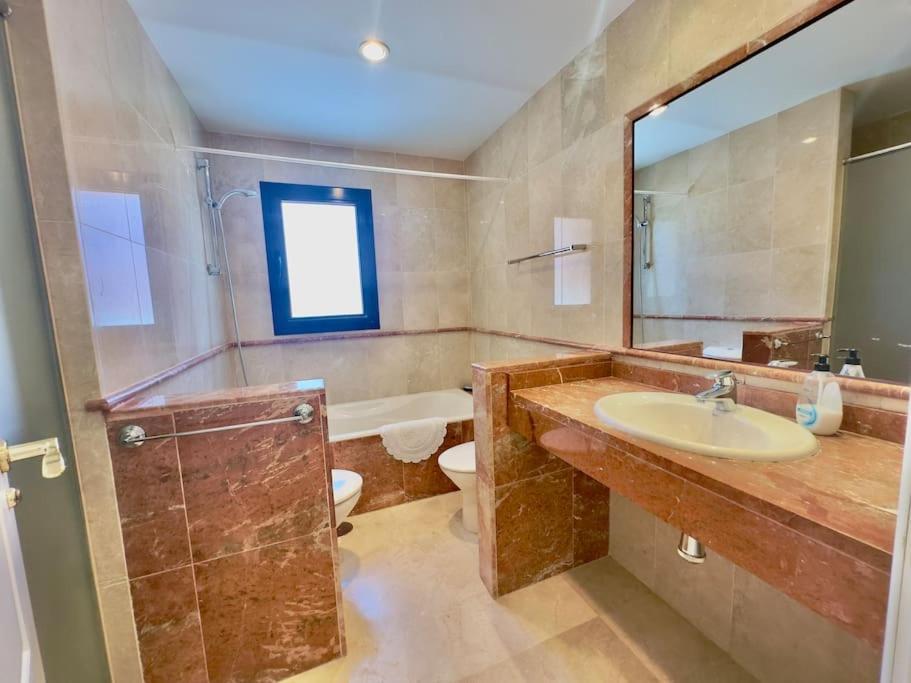 Lovely Two Bedroom Apartment Estepona