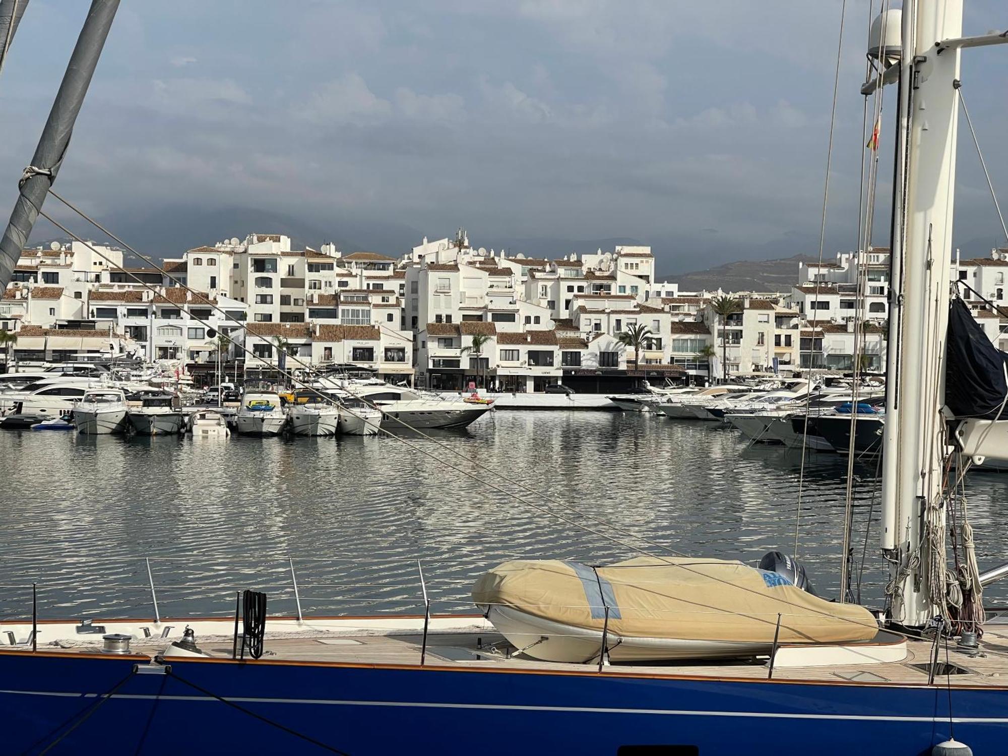Views Golf Btw Benahavis Marbella & Apartment