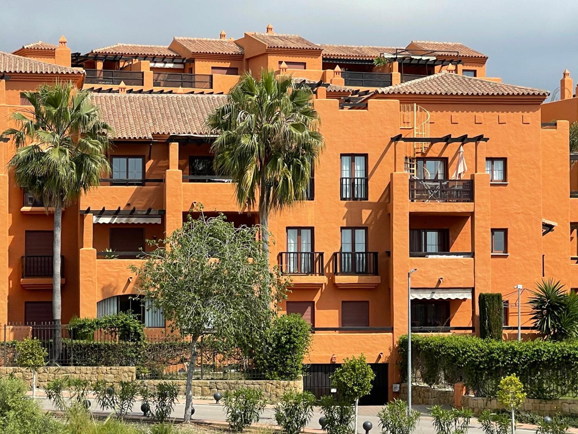 Views Golf Btw Benahavis Marbella & Apartment Estepona
