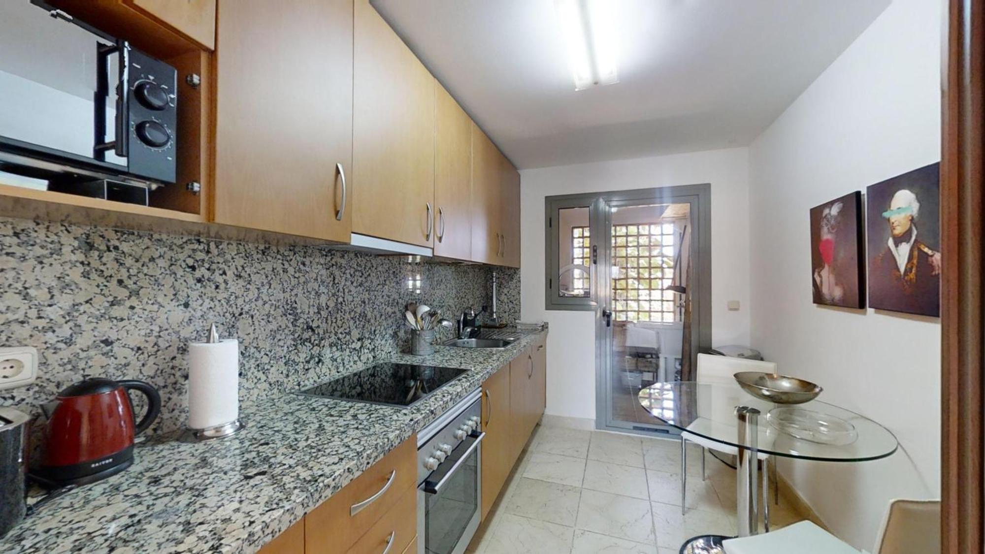 Luxury Ground Floor With Facilities Apartment Estepona