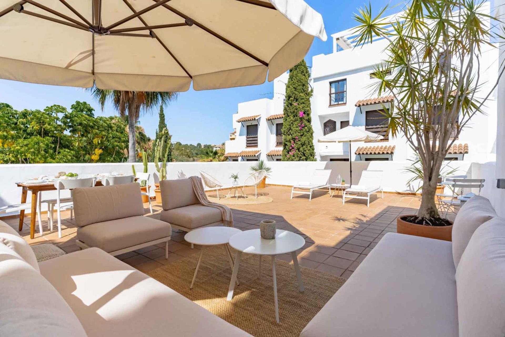 Met Groot Terras In * Estepona
