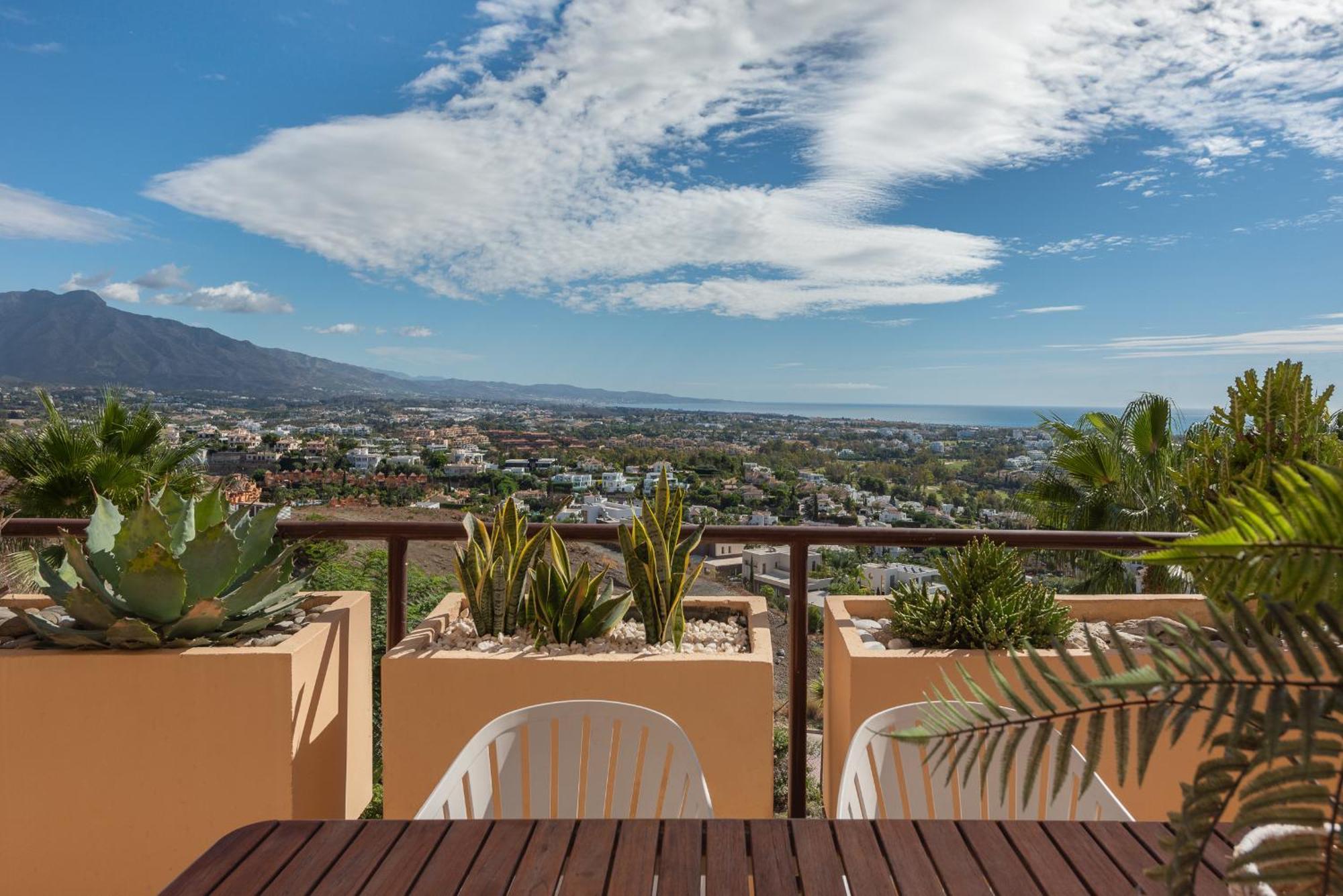 Beautiful Penthouse With Ethnic Interiors Apartamento Estepona