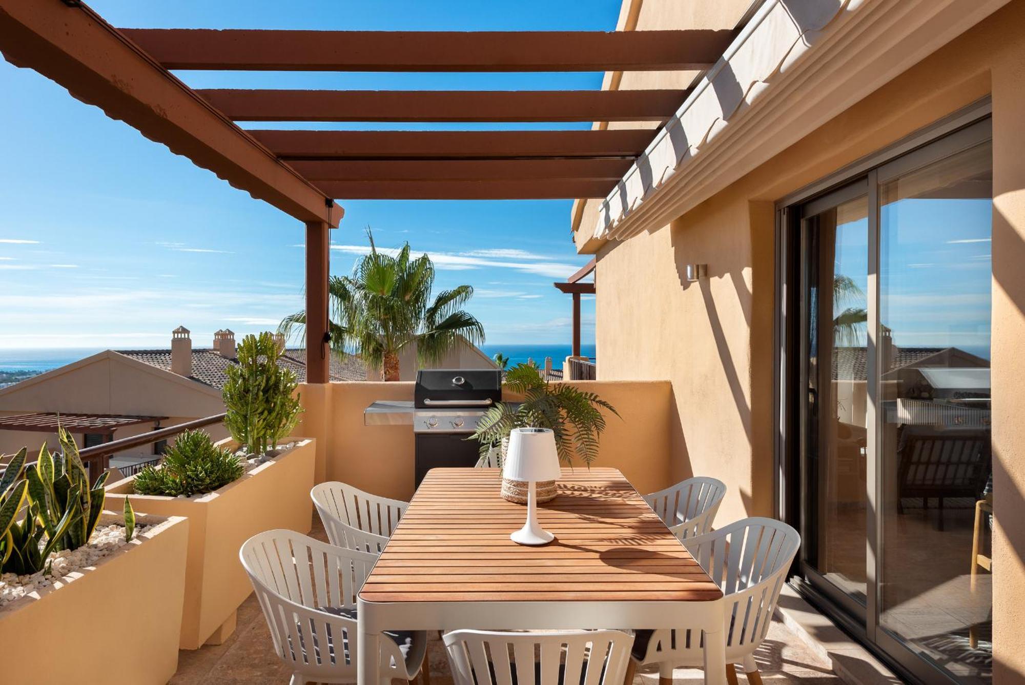 Beautiful Penthouse With Ethnic Interiors Apartamento Estepona