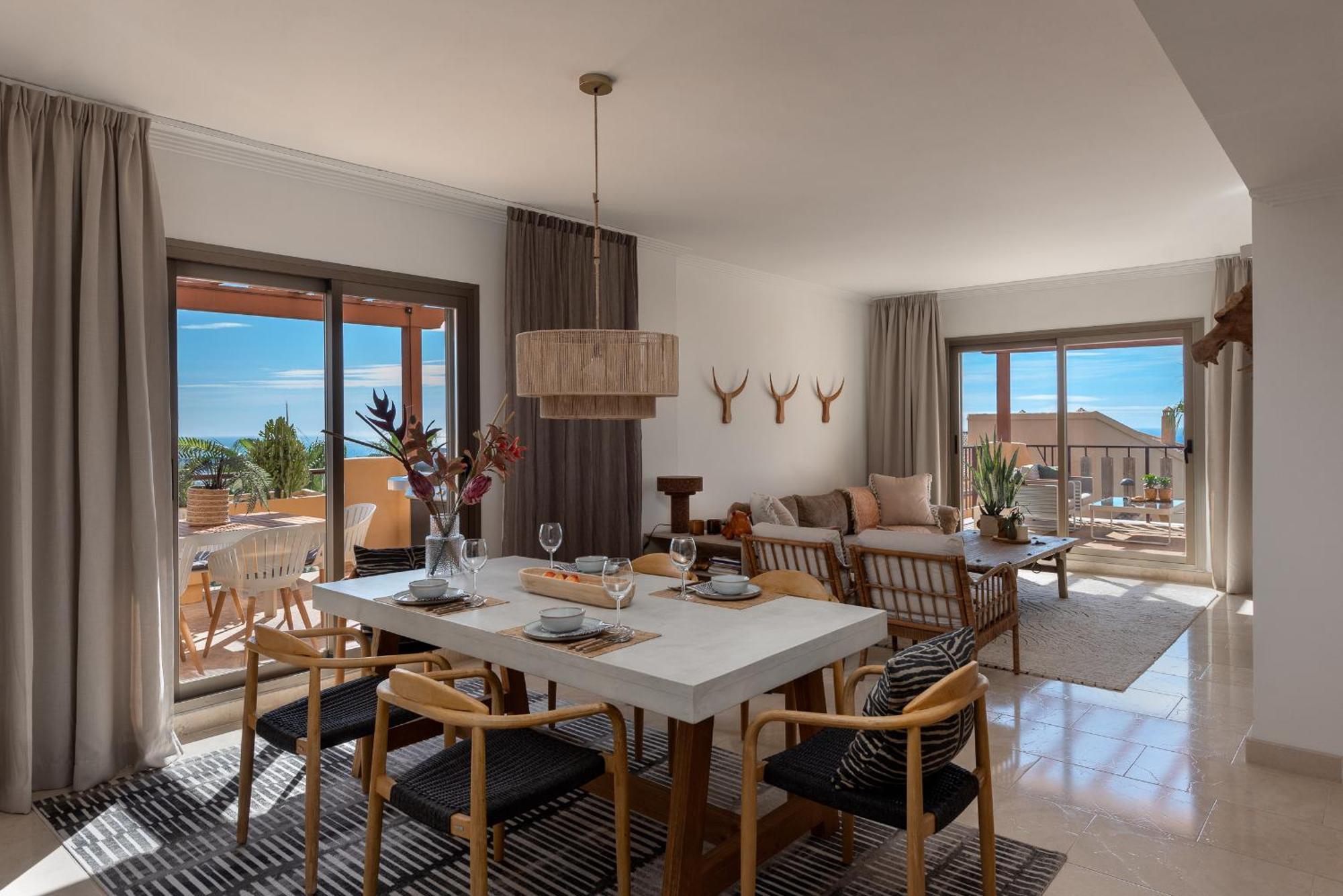 Beautiful Penthouse With Ethnic Interiors Apartamento