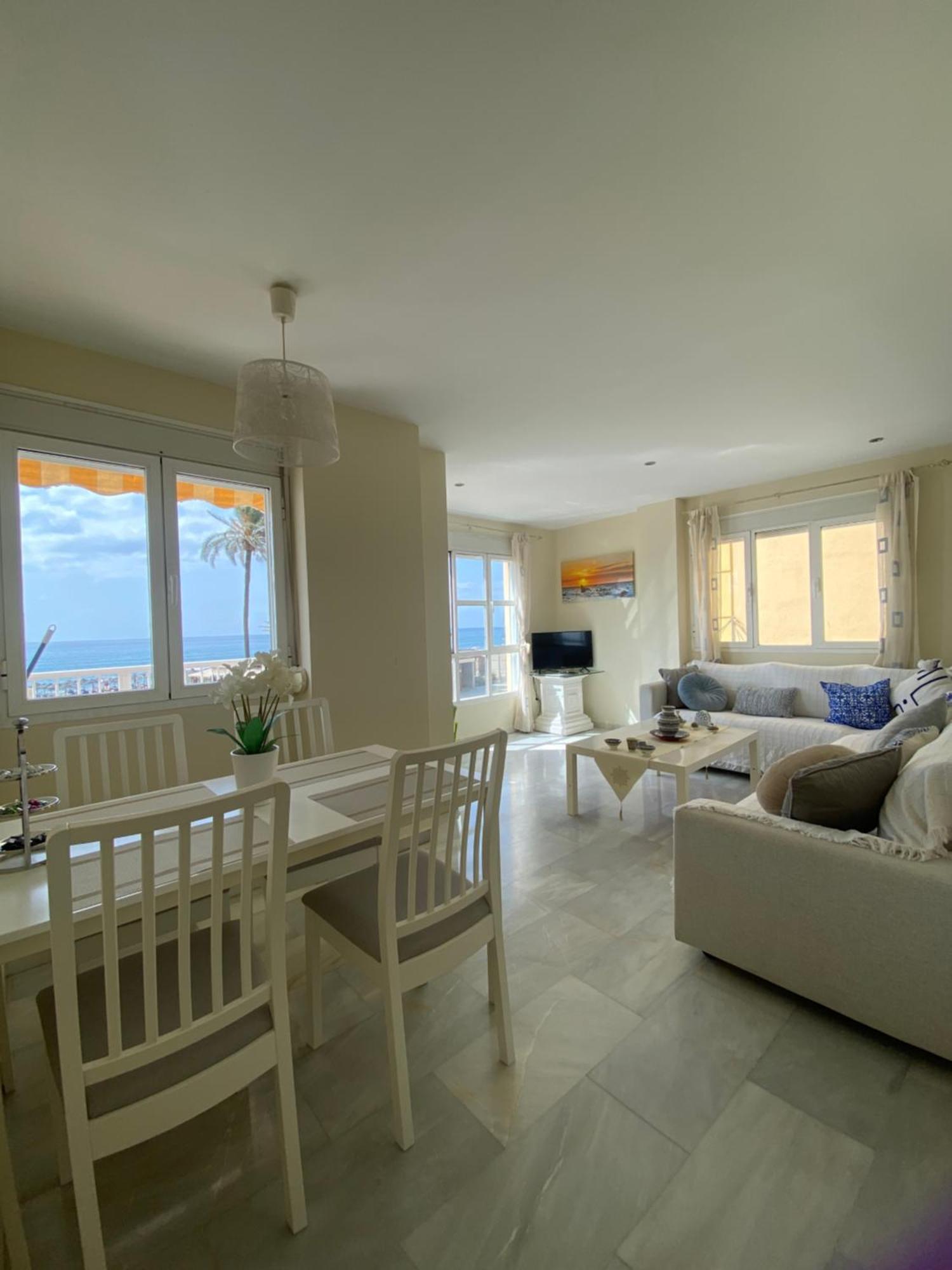 Beautiful Flat With Sea View In The Center Apartment