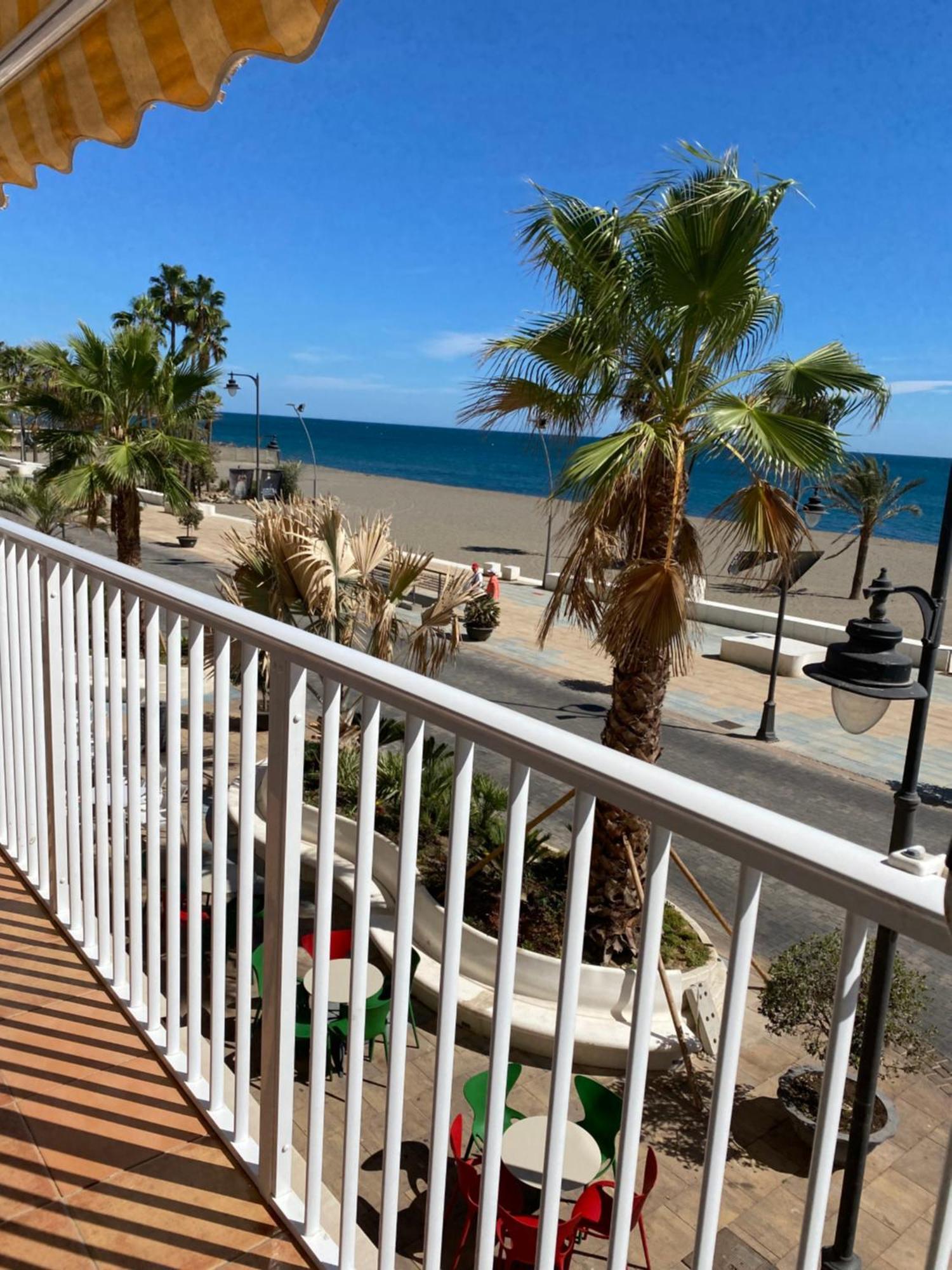 Beautiful Flat With Sea View In The Center *