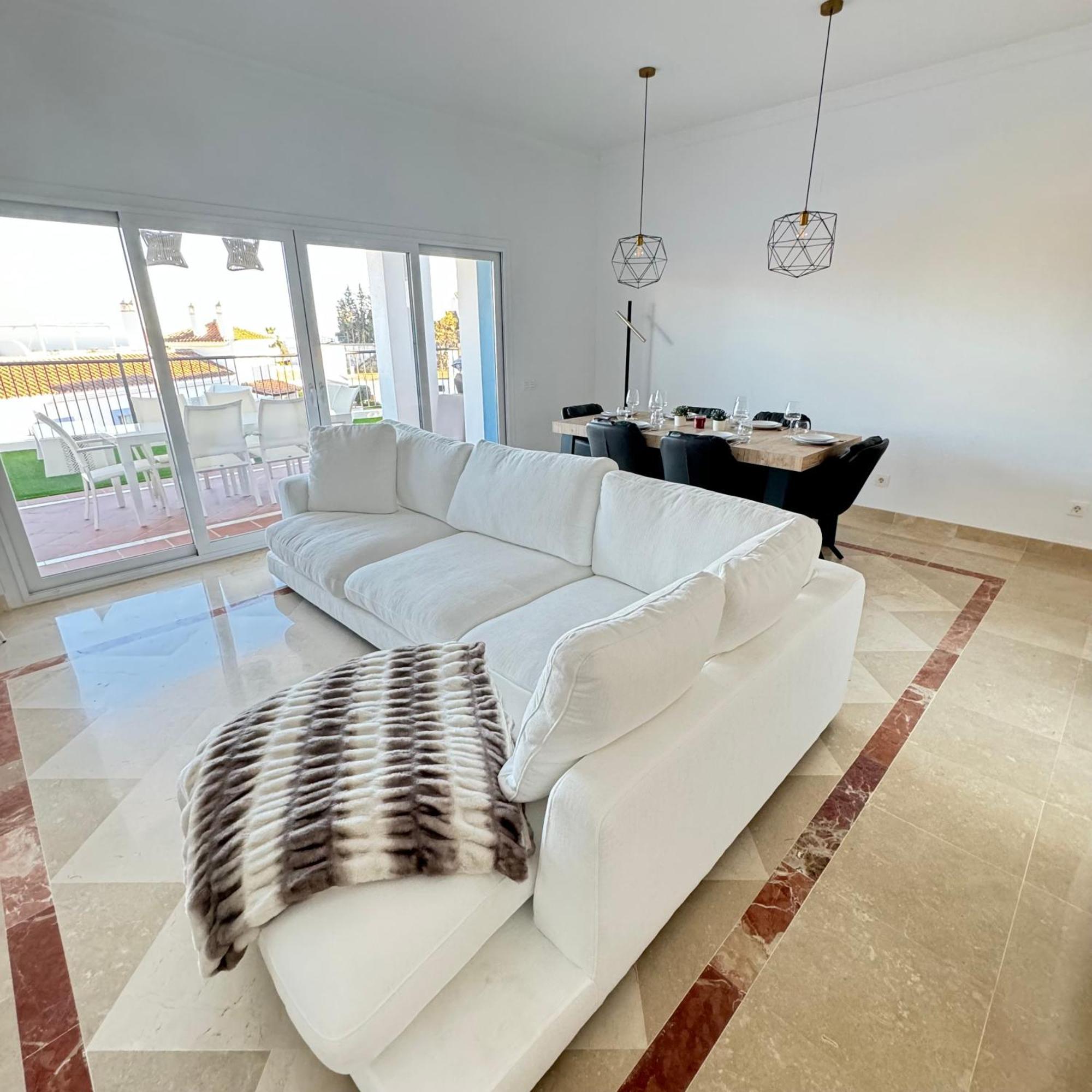 Sublime Benahavis Apartment Estepona