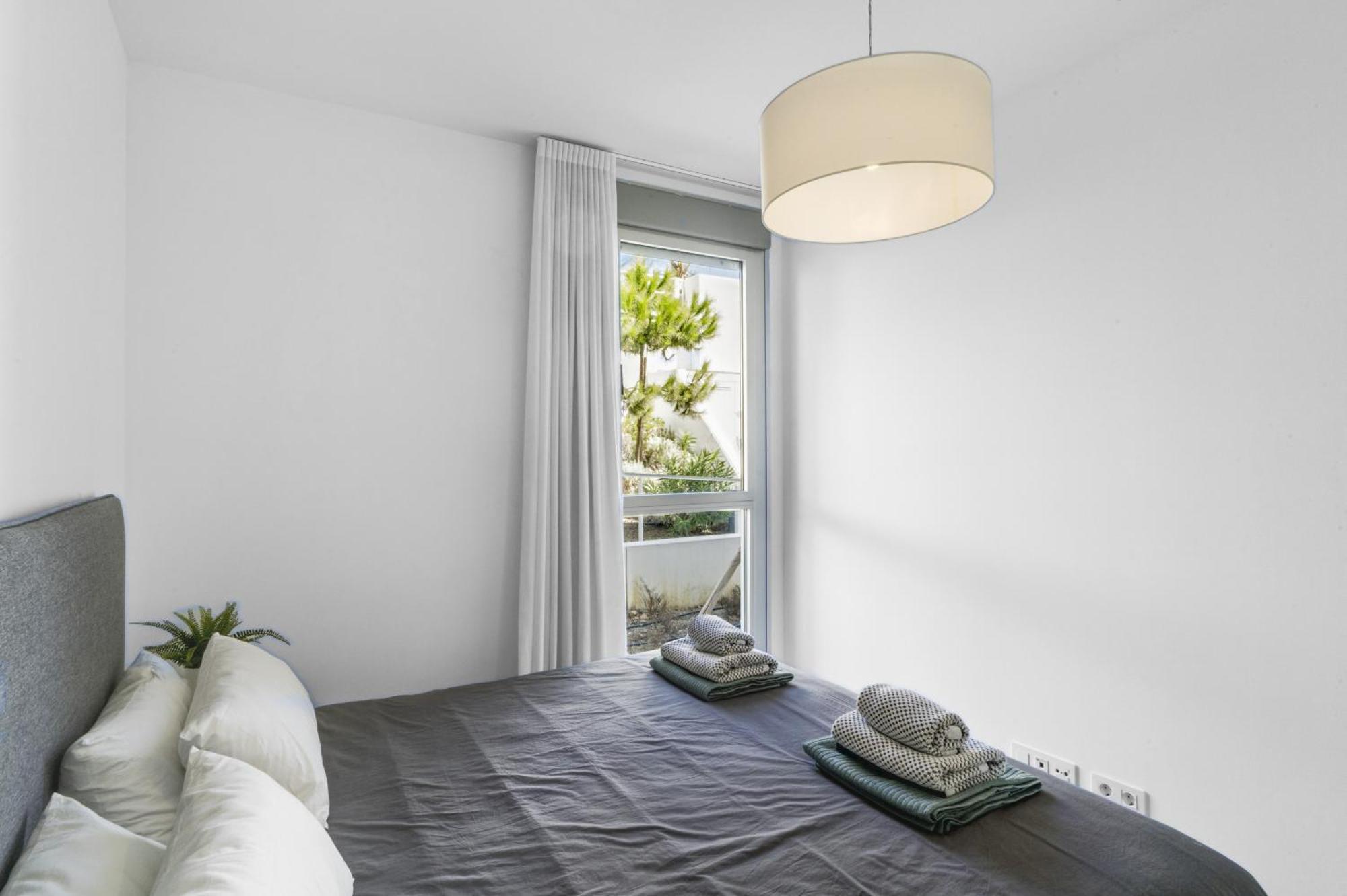 Oceana Views - 2 Bedroom *