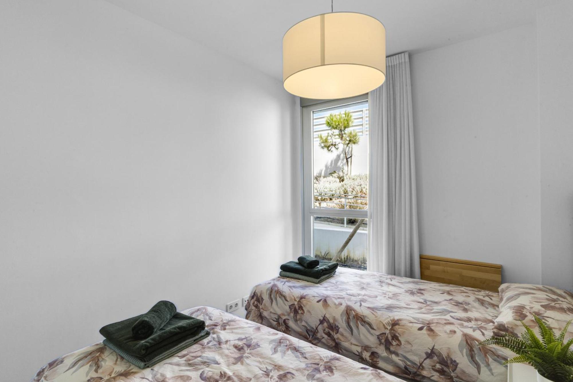 Oceana Views - 2 Bedroom * Estepona
