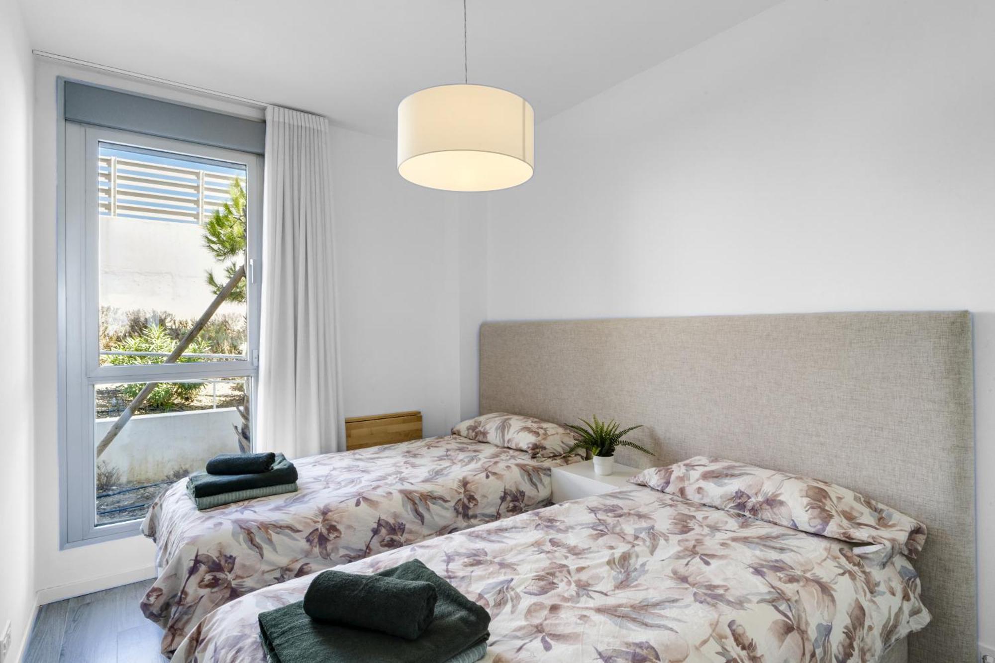 Oceana Views - 2 Bedroom *