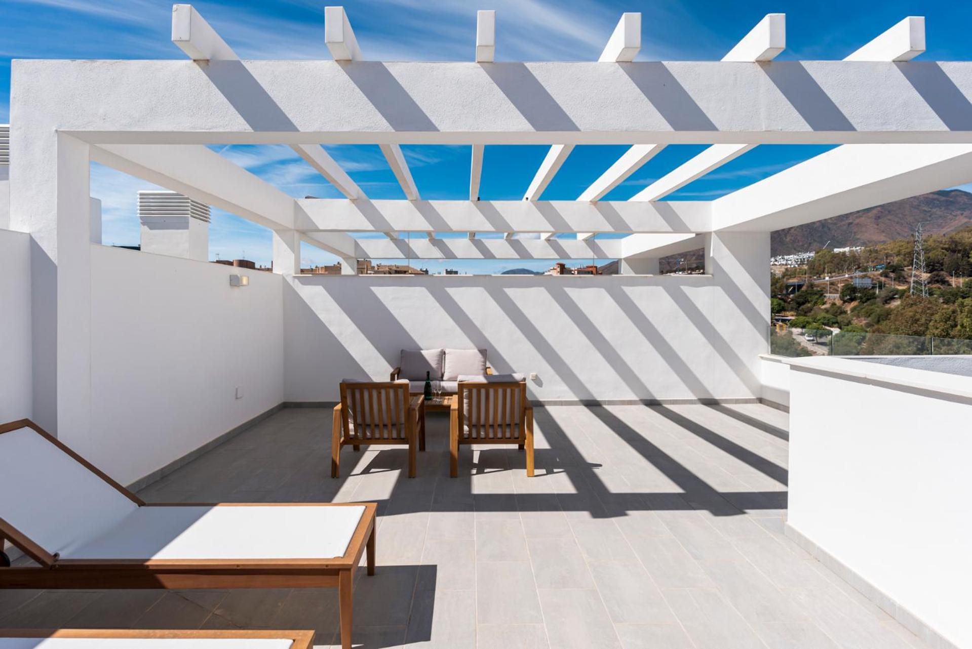 Modern Penthouse - Near & Oldtown * Estepona