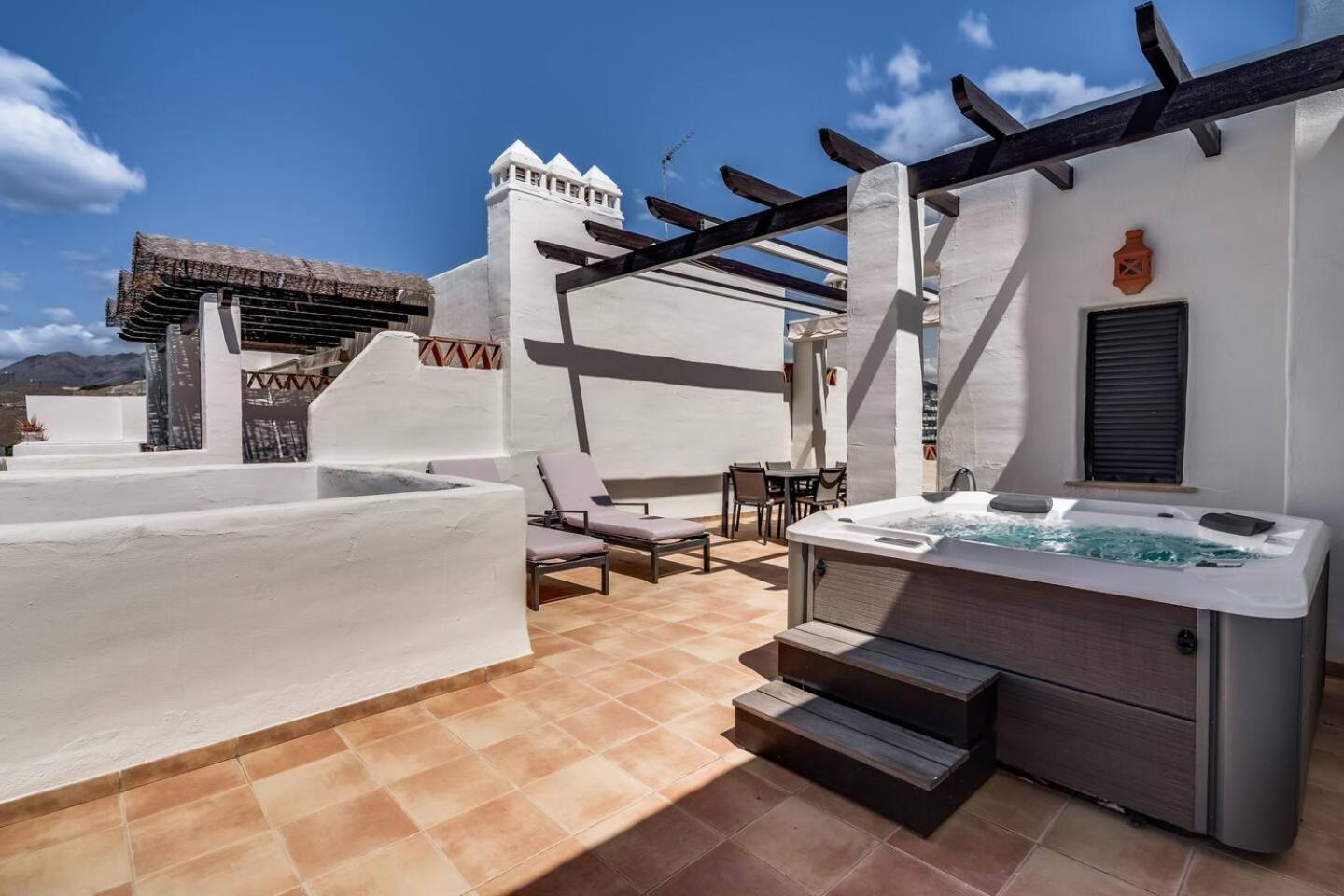 Penthouse Met Jacuzzi En Geweldig Uitzicht Apartment