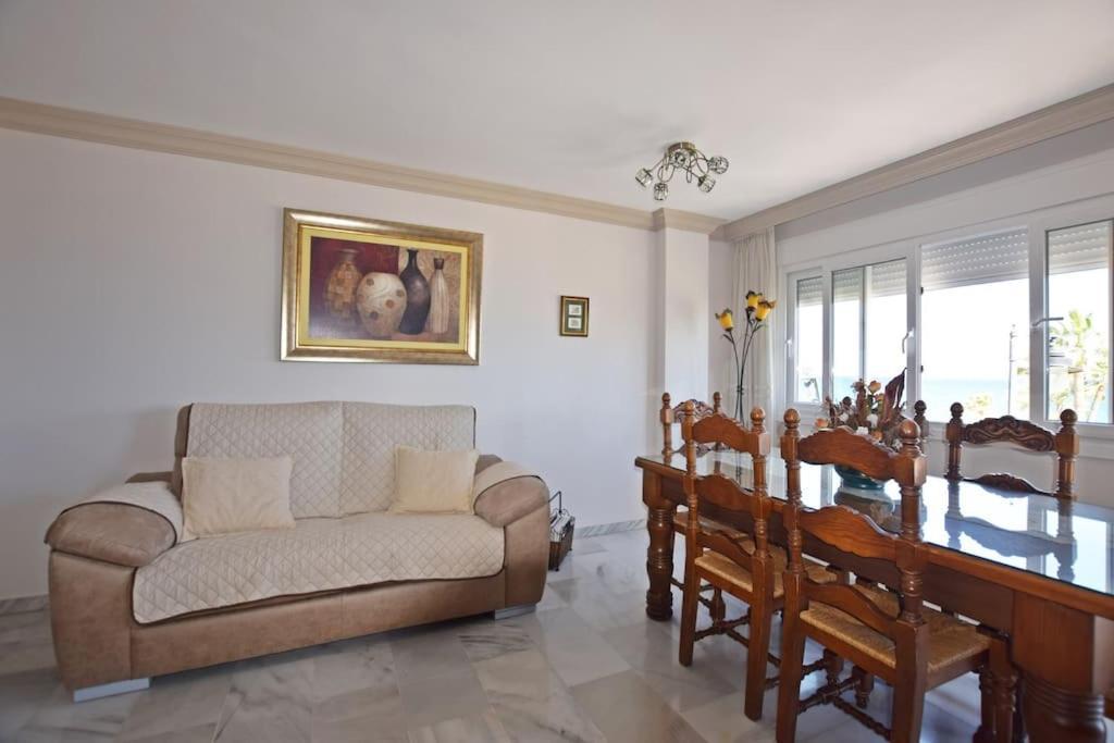 Primera Linea Con Vistas Al Mar Y Garaje Apartment Estepona