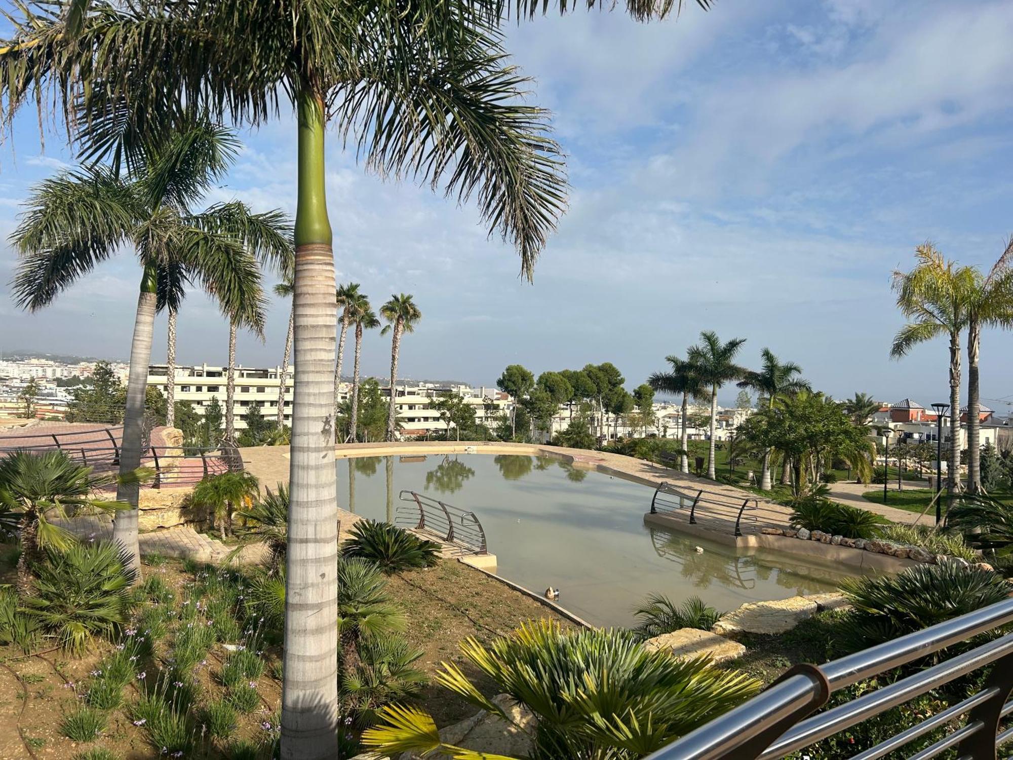 Casa Casu New Stunning 3 Bed Raised Ground Floor & Huge Balcony With Sea Pool & Mountain View Indoor & Outdoor Swimming Pools & Gym Walking Distance To Port Traveller Award 2023 Appartement *