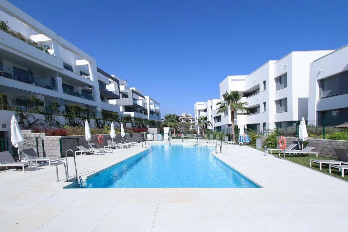 Apartment 3 Bedroom Penthouse Vanian Gardens - *