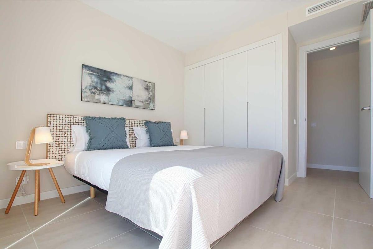 3 Bedroom Penthouse Vanian Gardens - *