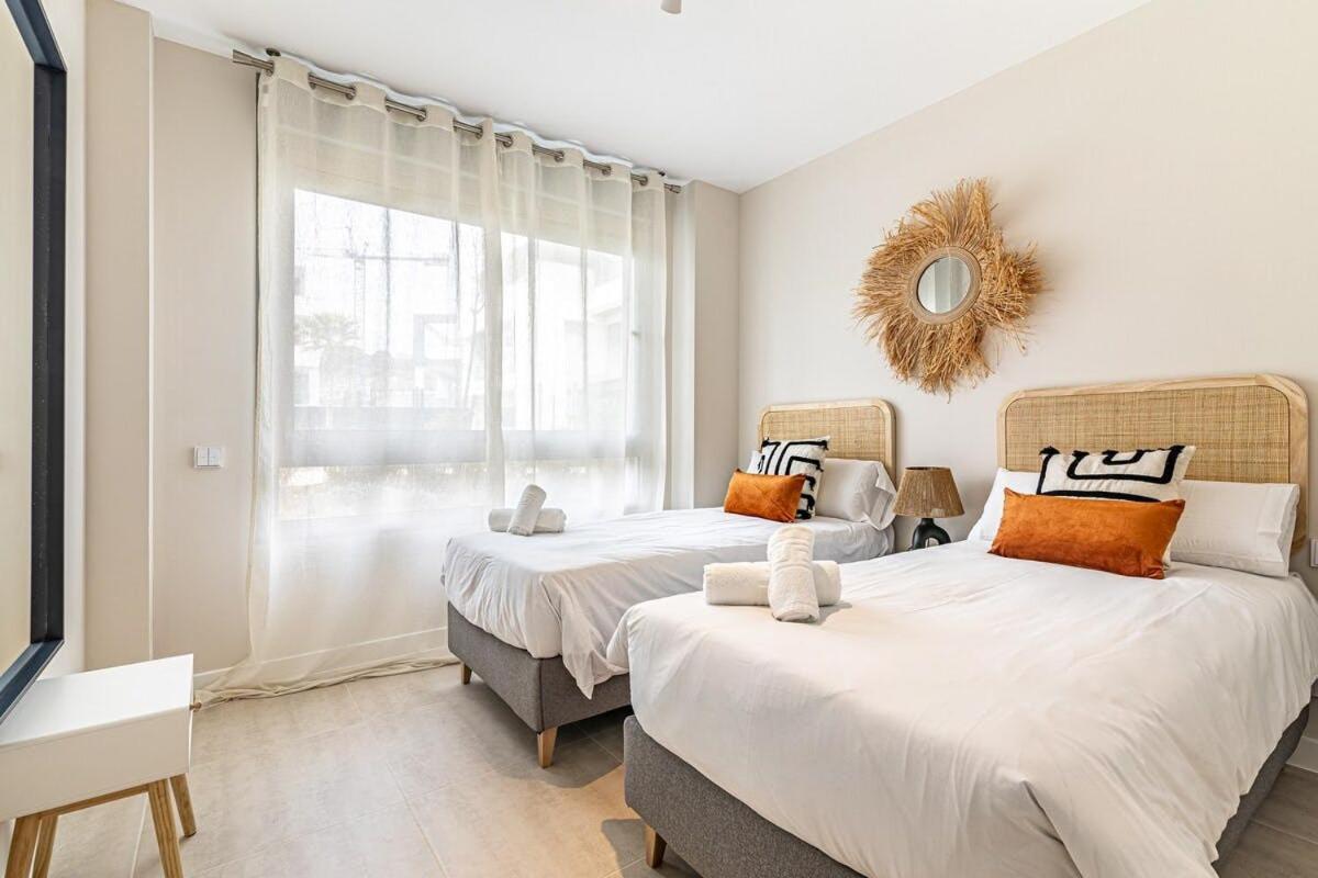 Vanian Gardens - 3br With Garden Apartment