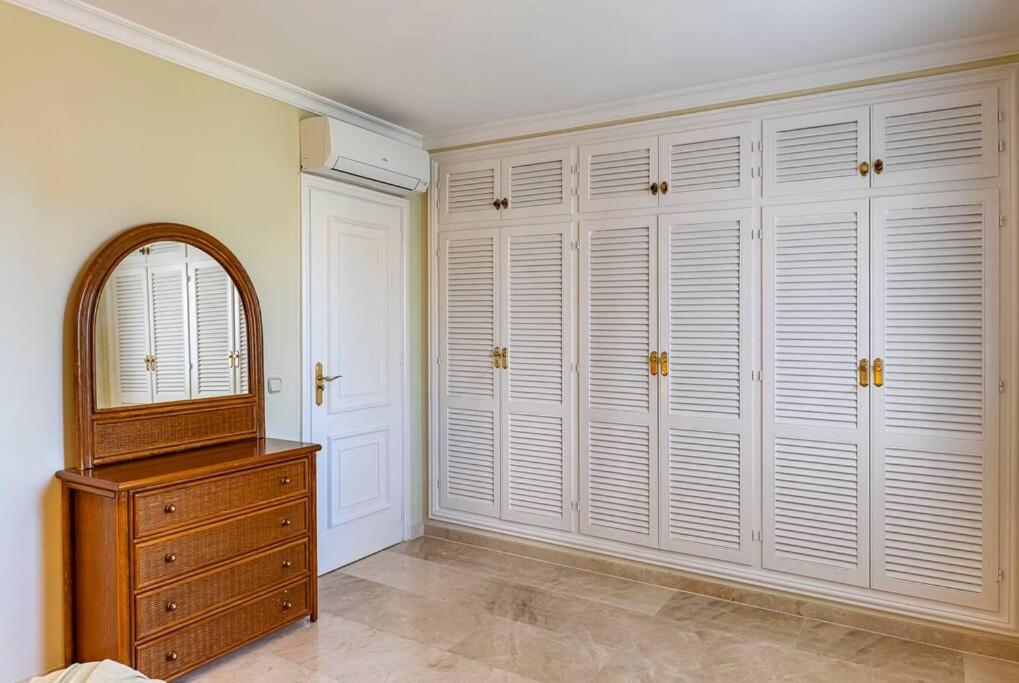 Apartment Spacious White Spanish Style House With Sea Views Estepona