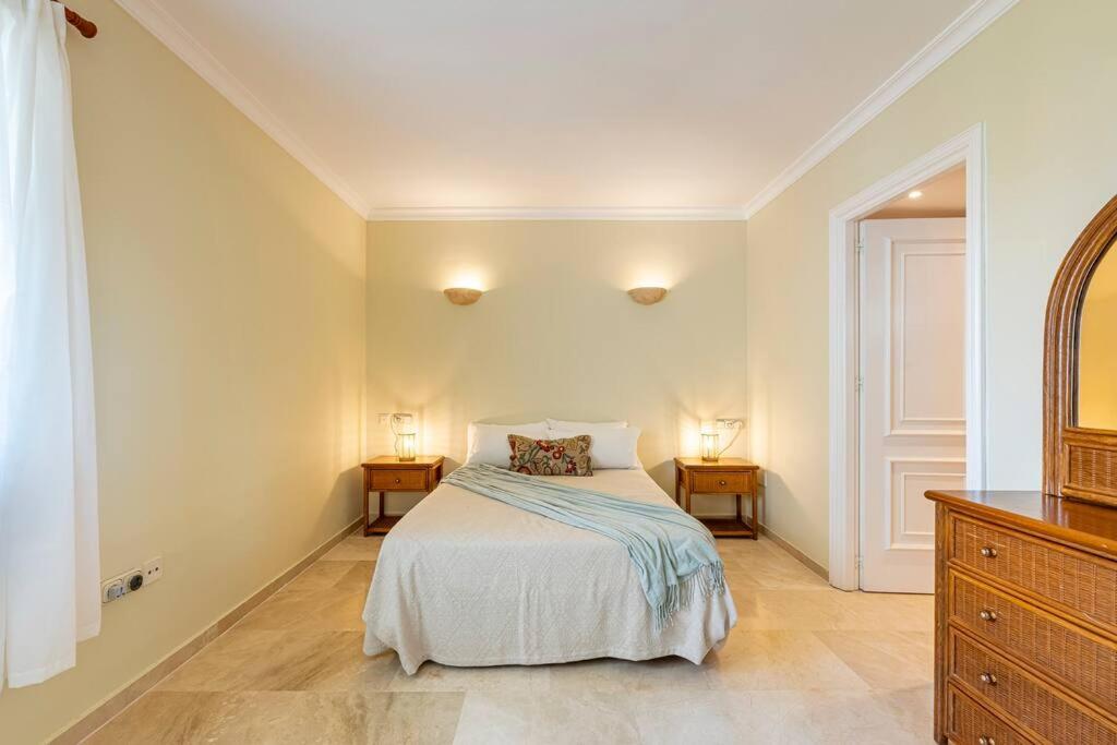 Apartment Spacious White Spanish Style House With Sea Views Estepona