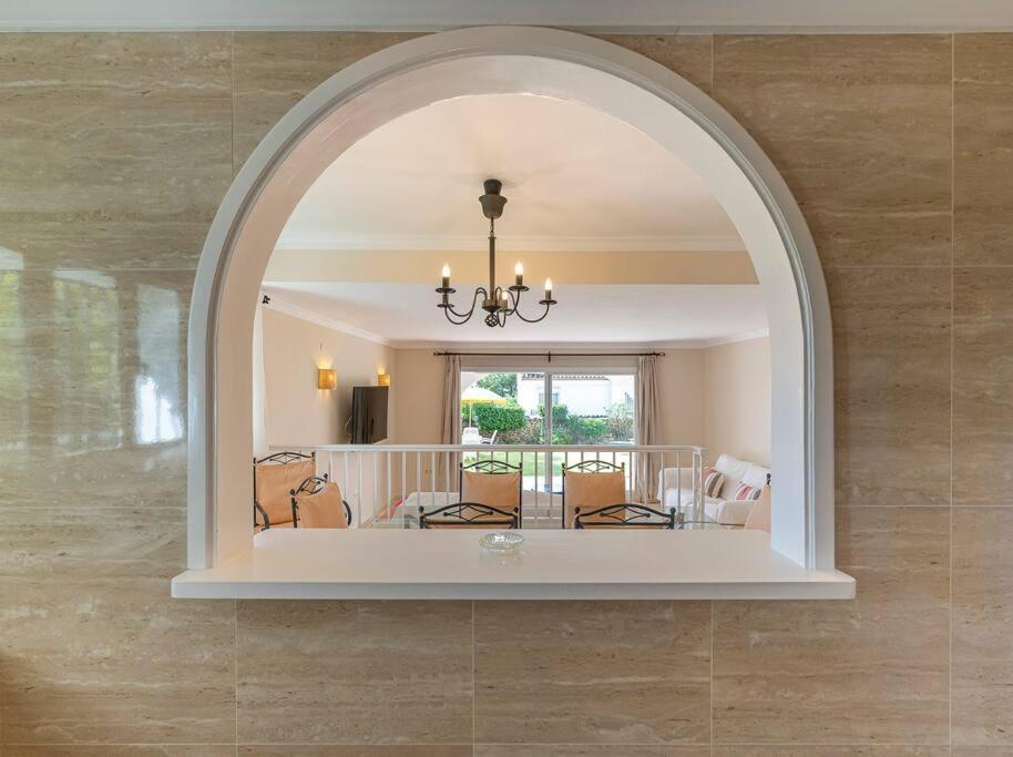 Apartment Spacious White Spanish Style House With Sea Views *