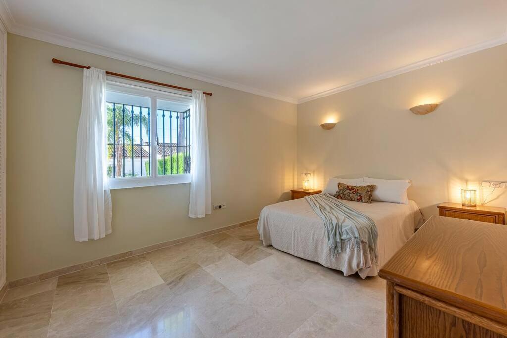 Spacious White Spanish Style House With Sea Views Apartment Estepona