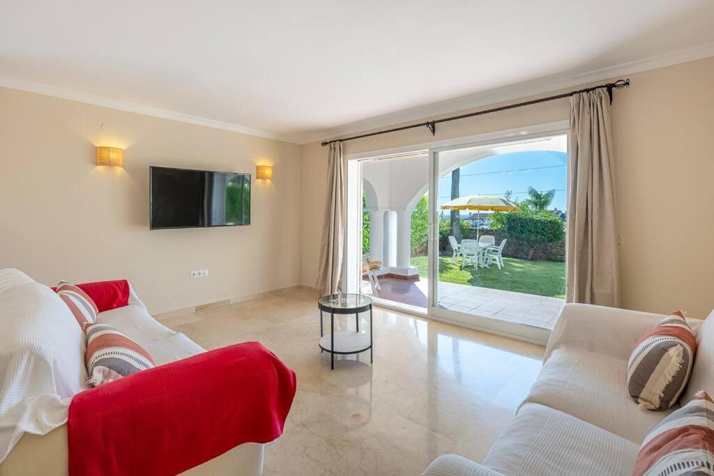 Spacious White Spanish Style House With Sea Views Estepona