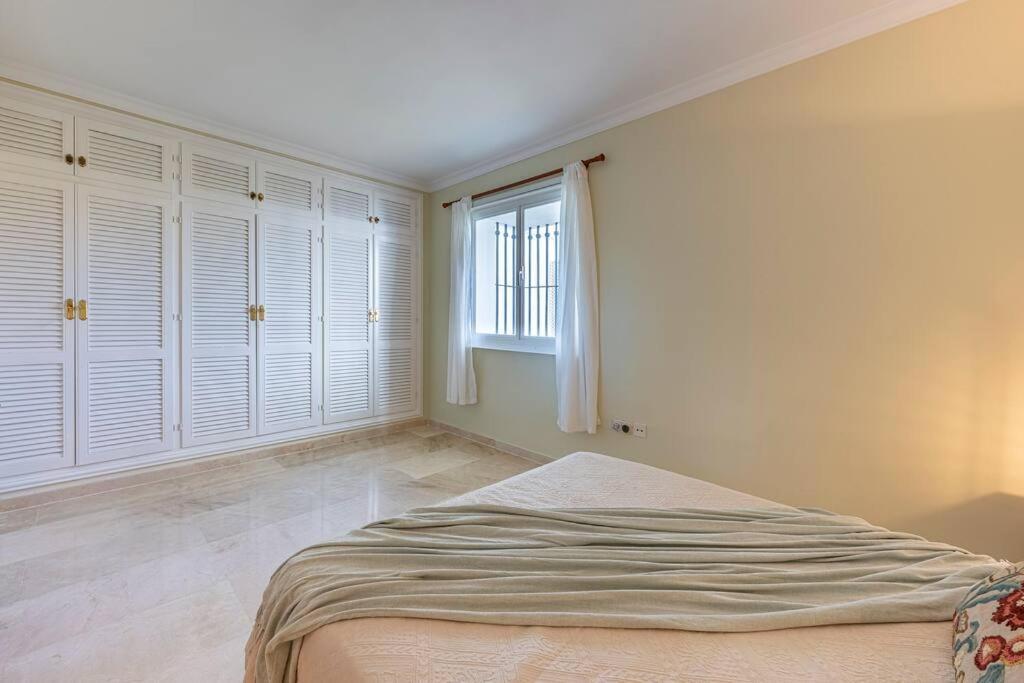Apartment Spacious White Spanish Style House With Sea Views Estepona