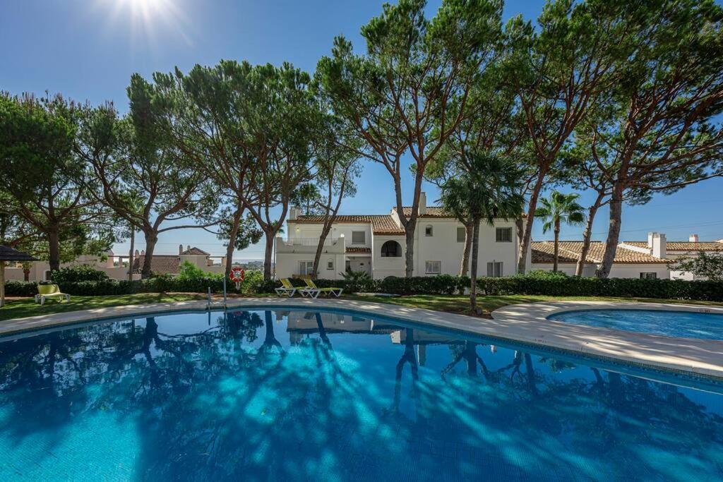Spacious White Spanish Style House With Sea Views Apartment *