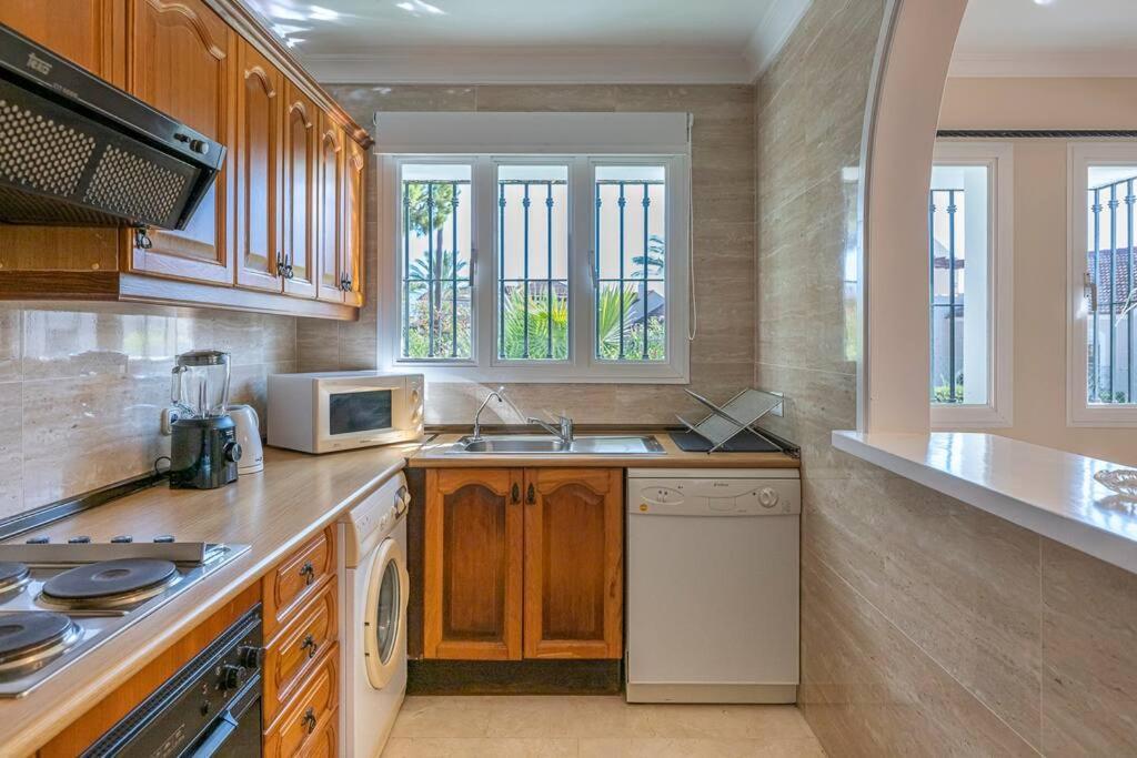 Apartment Spacious White Spanish Style House With Sea Views Estepona