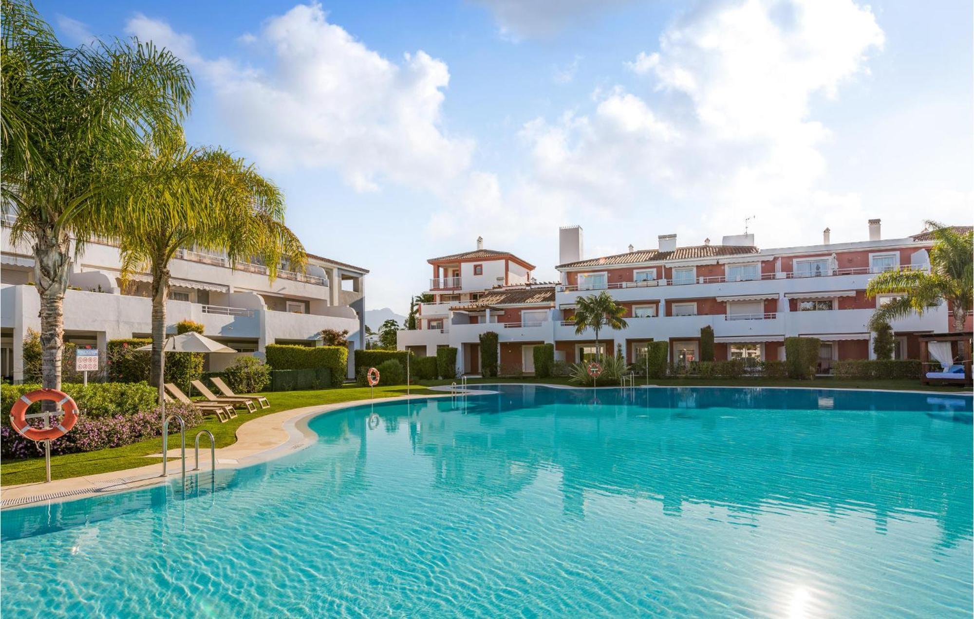 Apartment 3 Bedroom Beautiful In *