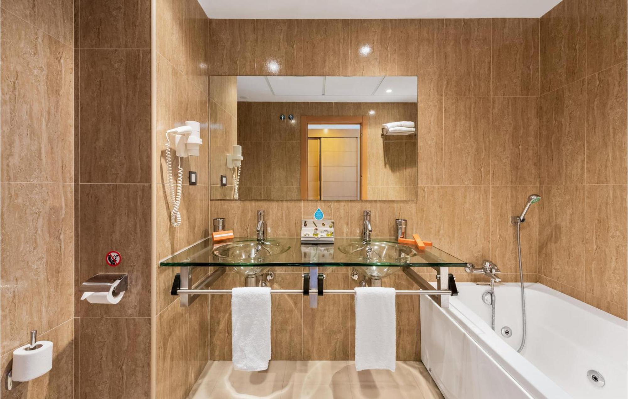 3 Bedroom Beautiful In Apartment Estepona