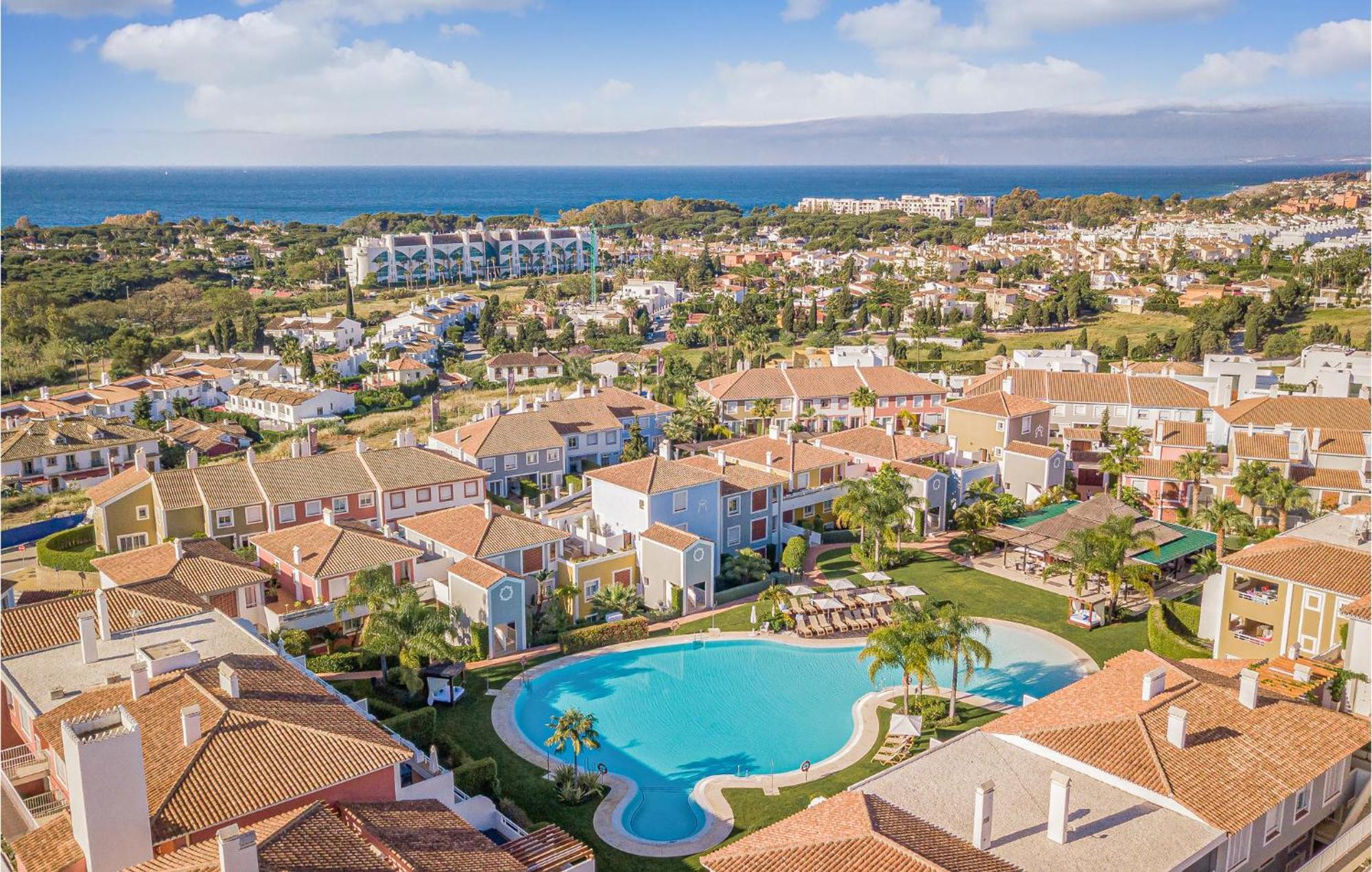 Apartment 3 Bedroom Beautiful In Estepona