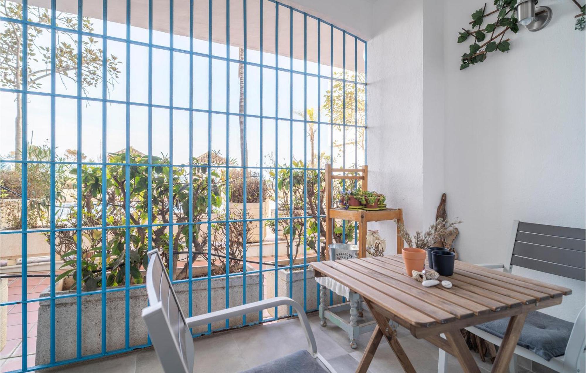 Gorgeous In With Kitchen Apartment *