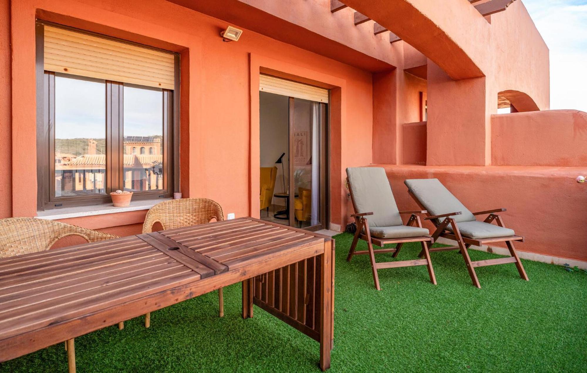 Awesome In Buenas Noches With Wifi Estepona